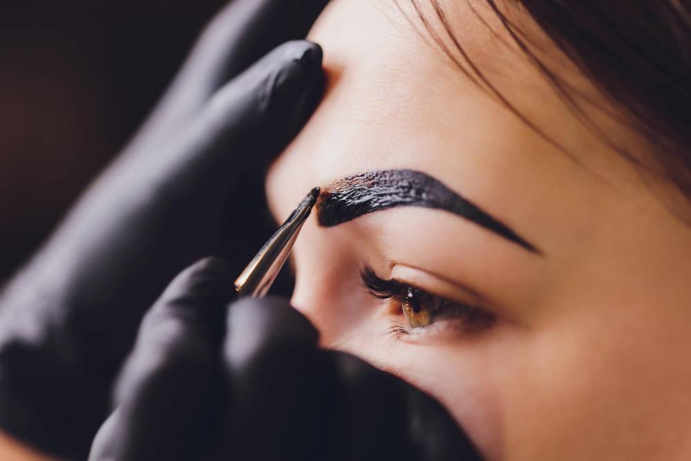 le-lounge-spa-urbain-sourcils.jpeg