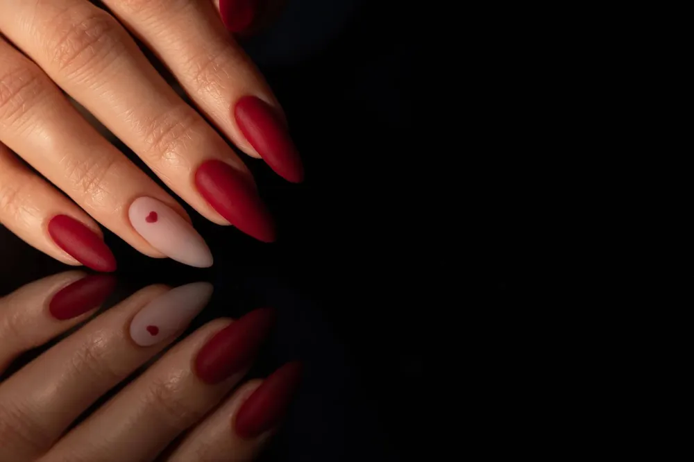 Pose d'ongle près de Beauvoir sur Mer